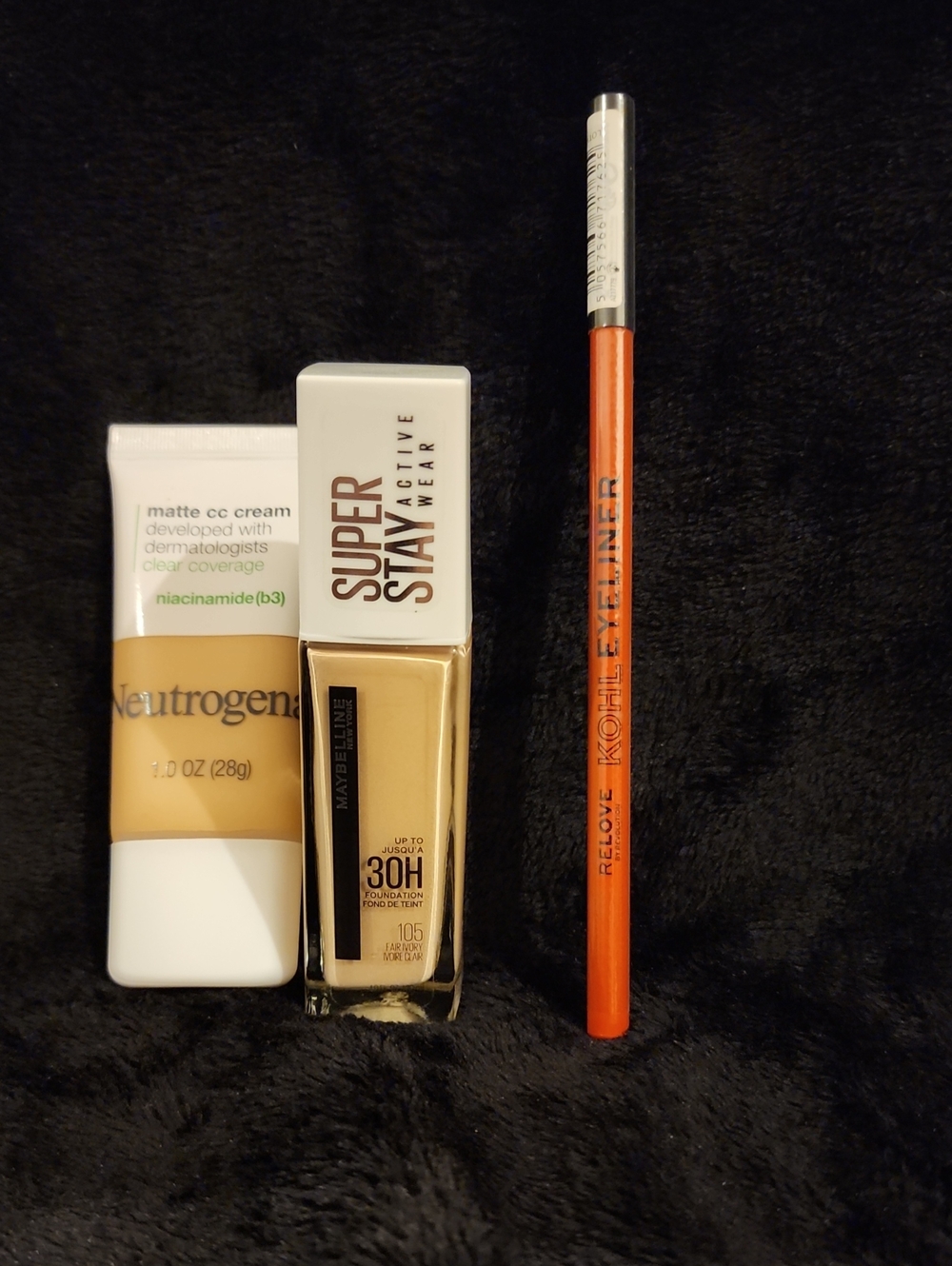Maybelline Super Stay Foundation - Natural Beige with Orange Eye Liner